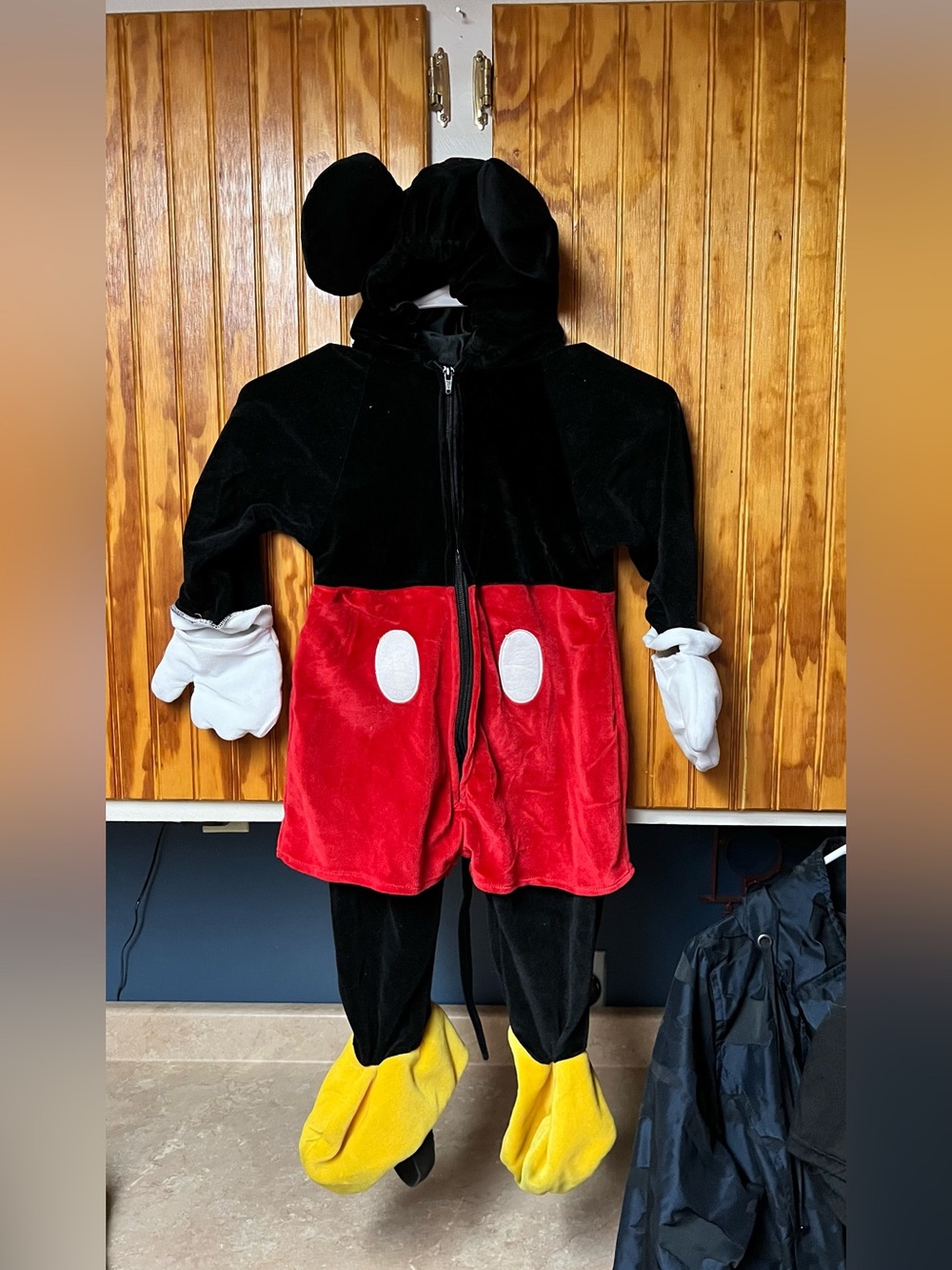 Disney store Mickey Mouse Costume with Yellow Shoe Covers size 18-24month